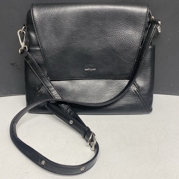 Matt & Nat Black Minka Vegan Hobo Bag Dwell Crossbody Bag - Picture 3 of 17